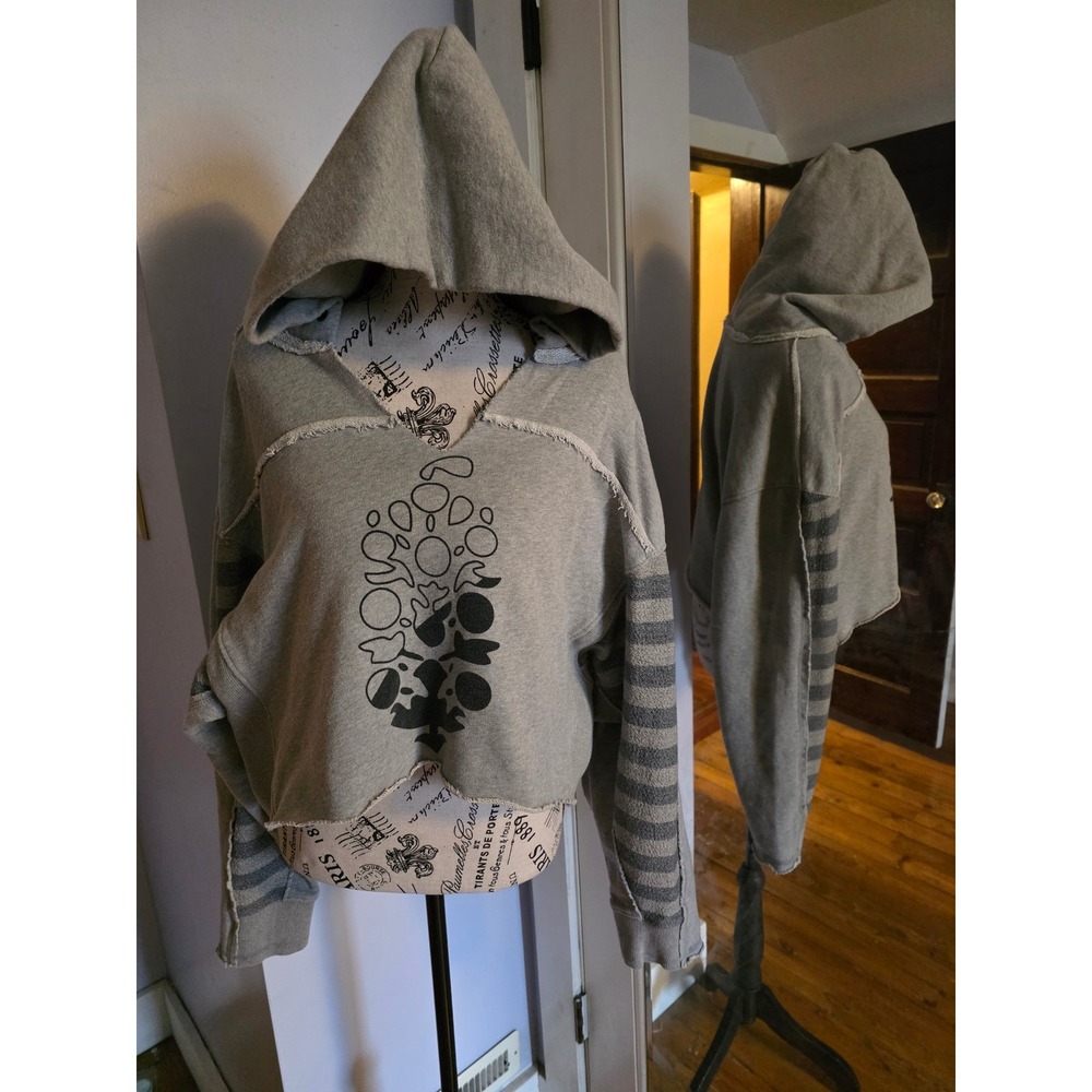 Free People Movement Gray Striped Sleeve Crop Hoodie Sweatshirt Size Medium NWT